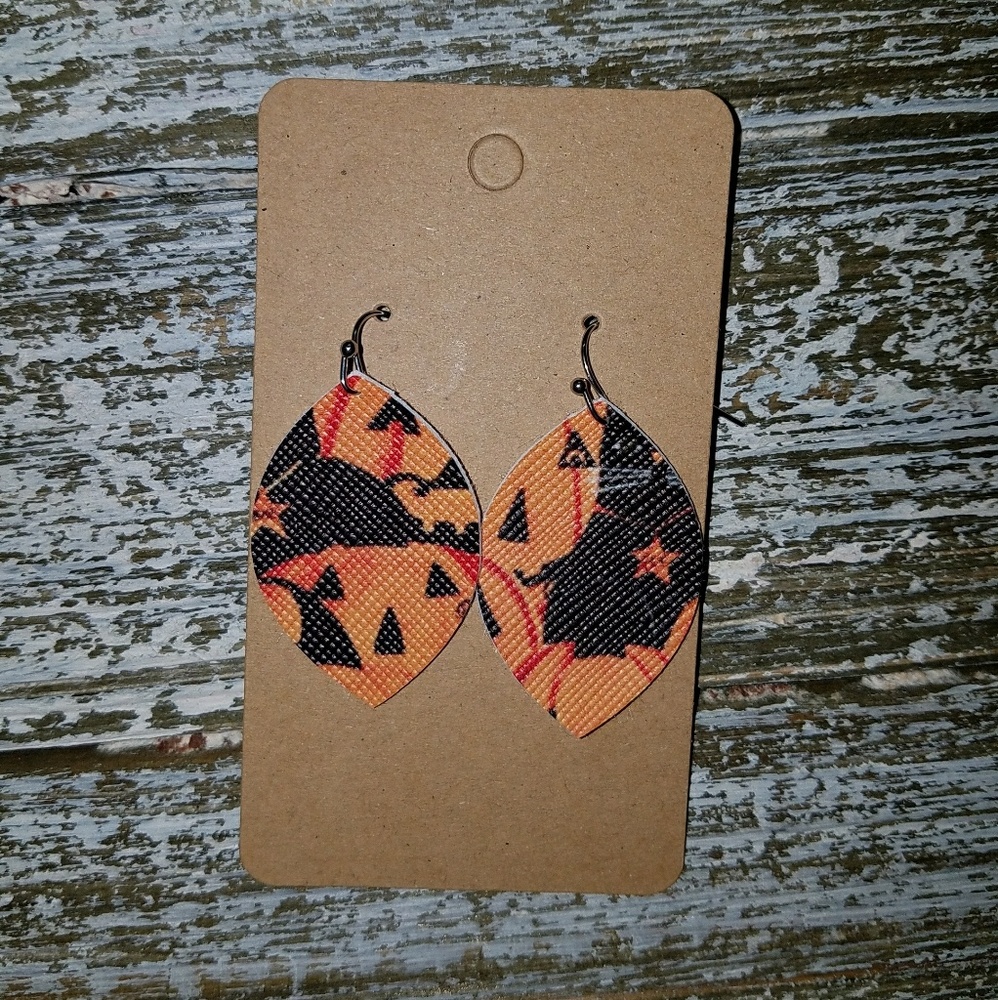 💃5 for $20🕺: Halloween faux leather Earrings